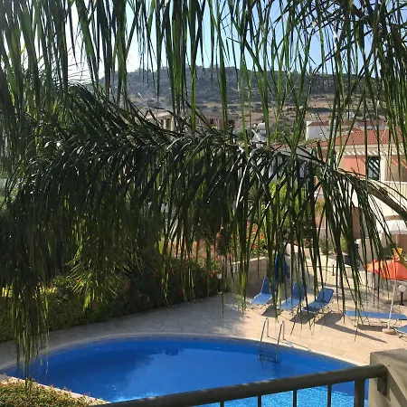 Armitan Mesonite With Swimming Pool Very Close To Coral Bay Πάφος