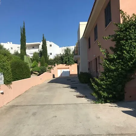 Armitan Mesonite With Swimming Pool Very Close To Coral Bay Tatil Evi *