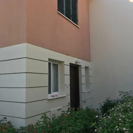 Armitan Mesonite With Swimming Pool Very Close To Coral Bay Pafos